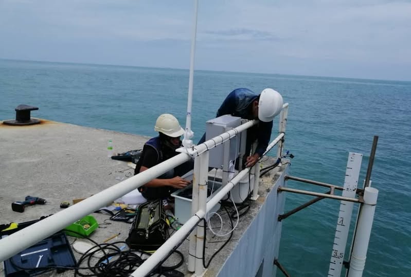 Maintenance Works at Pulau Undan AIS Tide and Wave Station
