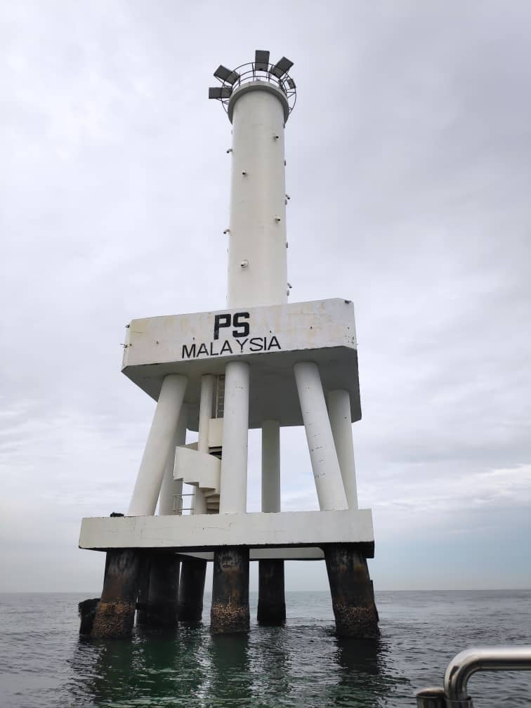 Panjang Selatan Offshore Light